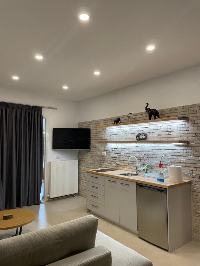 Central Luxury Apartment In Paralia Ofryniou Ofrinion Ngoại thất bức ảnh